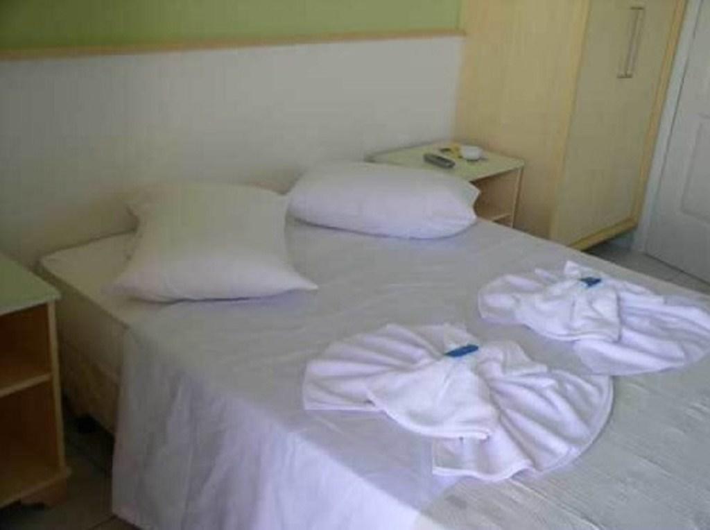 Hotel Pousada Mineirinho Balneário Praia do Leste Room photo