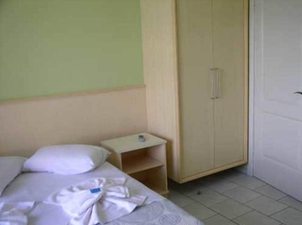 Hotel Pousada Mineirinho Balneário Praia do Leste Room photo